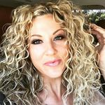 Profile Picture of Lauriane Leynaert (@laurianeleynaert) on Instagram