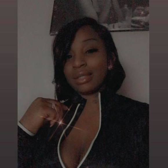 Profile Picture of Gamia Lane (@miarose09) on Poshmark