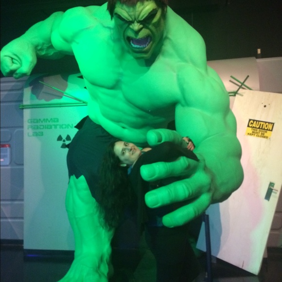 Profile Picture of Jaime Smith (@jaimelovesart) on Poshmark