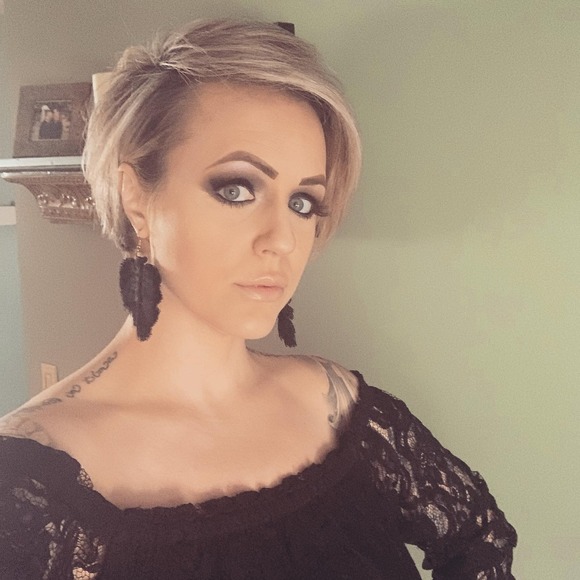 Profile Picture of Megan Molinowski (@runaught2) on Poshmark