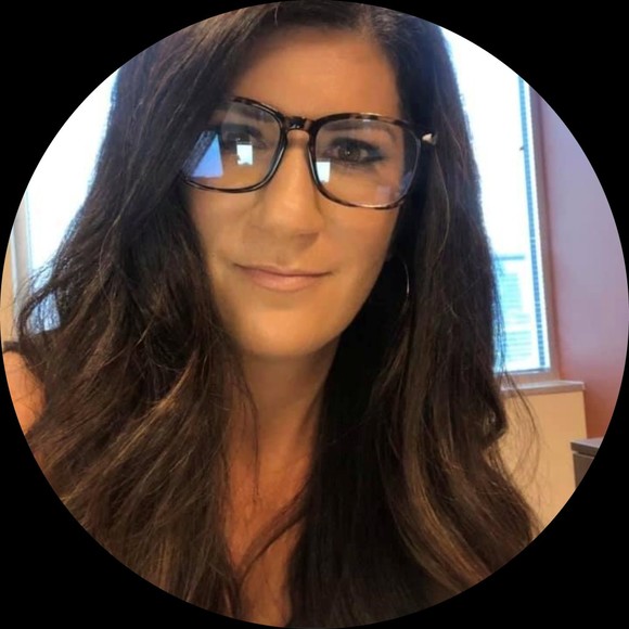 Profile Picture of Amy Simmons (@amyshermaine) on Poshmark