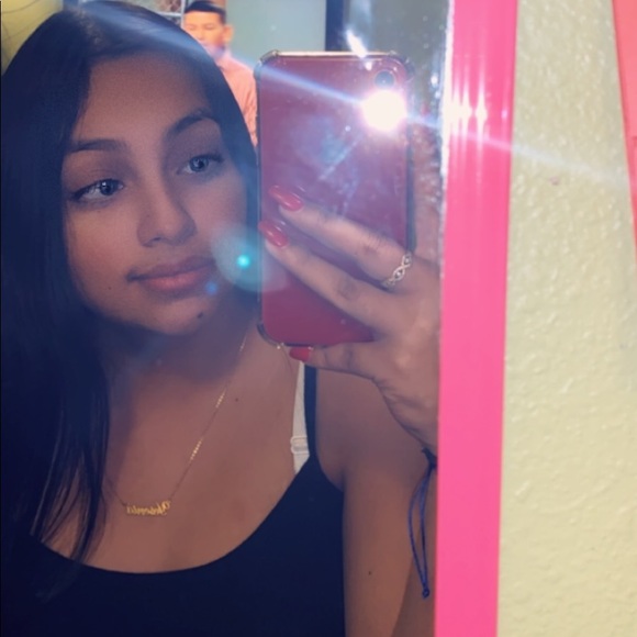 Profile Picture of Yesenia Ceballos (@yeseniia15) on Poshmark