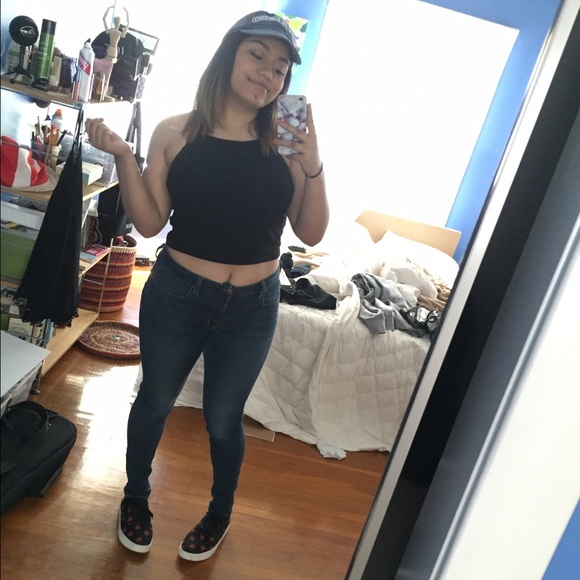 Profile Picture of Maya Trinidad (@triniscloset) on Poshmark