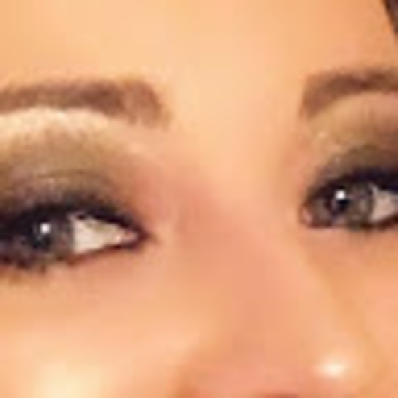 Profile Picture of Andrea Renee (@andrearenee860) on Poshmark