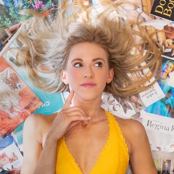 Profile Picture of Amber Jessen (@amber_jessen) on Poshmark