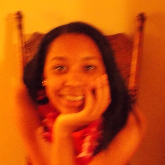 Profile Picture of Domonique Mitchell (@domonique45) on Poshmark