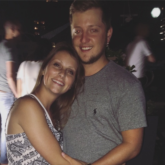 Profile Picture of Rory Mitchell (@rory41395) on Poshmark