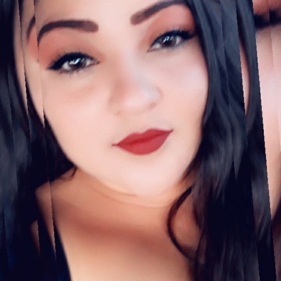 Profile Picture of Lorena Salcedo (@loresals) on Poshmark