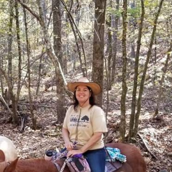 Profile Picture of Cindy Stankoski (@cmstank) on Poshmark