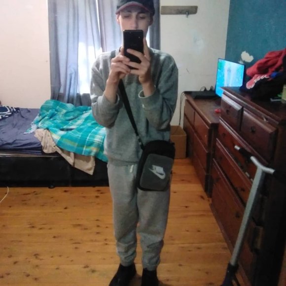 Profile Picture of Amightyteam Amightyteam (@markg7944) on Poshmark