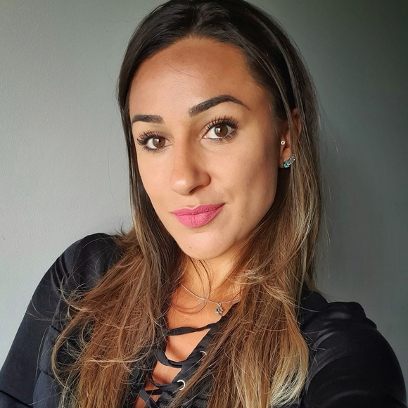 Profile Picture of Amanda Portes (@mandyportes) on Poshmark