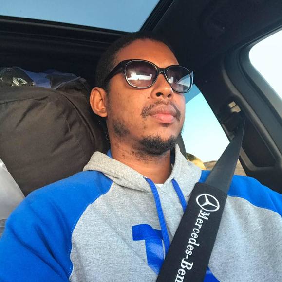 Profile Picture of Aril Panting (@arilearlpanting) on Poshmark