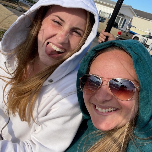 Profile Picture of Jamie Reichard (@jme11806) on Poshmark