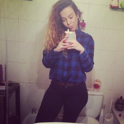 Profile Picture of Julia (@LarosaJulia) on Twitter