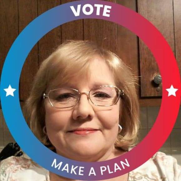 Profile Picture of Carol Oliveri (@quiltblox) on Poshmark