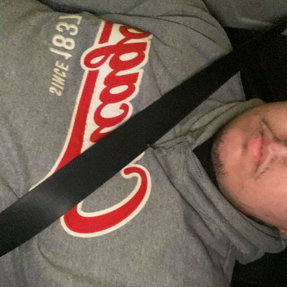 Profile Picture of Ilario Mtz (@ilariocrown) on Poshmark