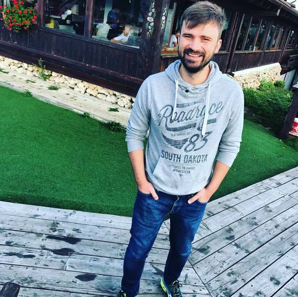 Profile Picture of Denis Oancea (@analitic888) on Poshmark