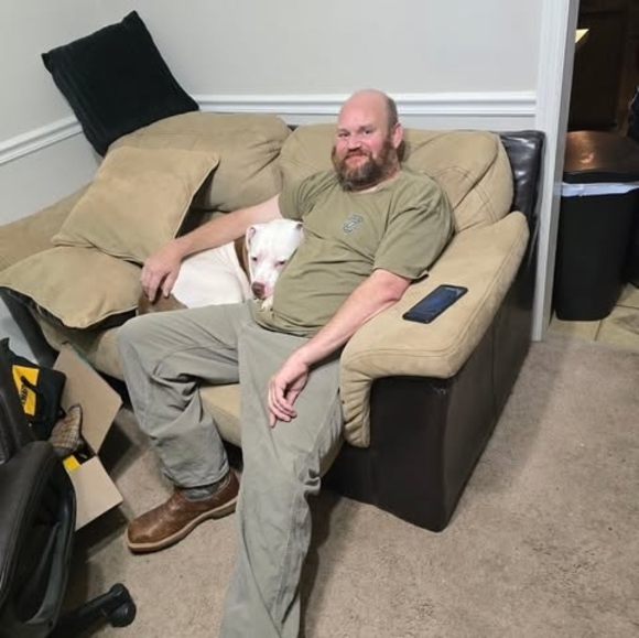 Profile Picture of Dusty Thomas (@dustythomas548) on Poshmark