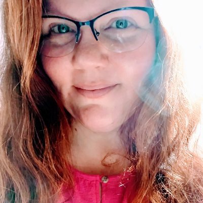 Profile Picture of  ♥️ 🖖 Cynthia Moyer  🖖 ♥️ (@CynthiaLMoyer) on Twitter