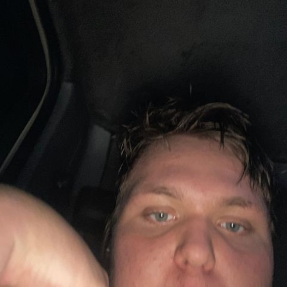 Profile Picture of Tristan Lowery (@tristanlowery) on Poshmark