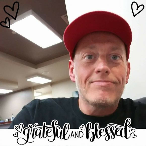 Profile Picture of Tony Pierce (@tonypierce) on Poshmark