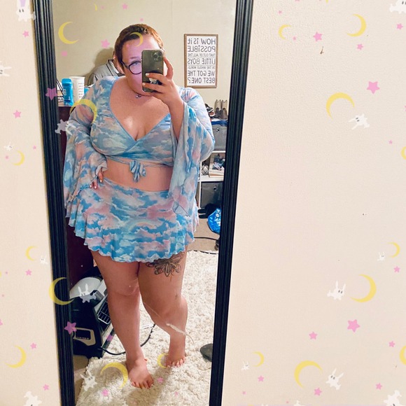 Profile Picture of Destiny Schandera (@dschandera) on Poshmark
