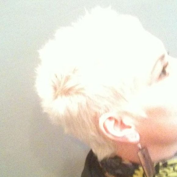 Profile Picture of Johneese Jessen (@johneesej) on Poshmark