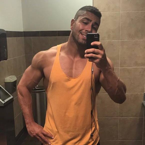 Profile Picture of Joshua Henley (@joshhenley95) on Poshmark