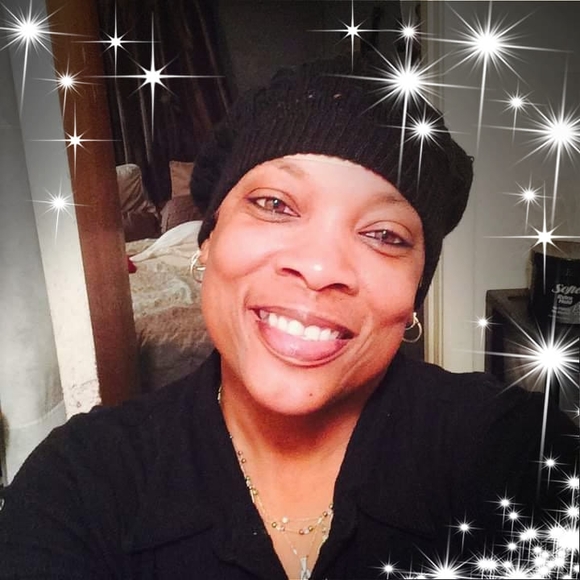 Profile Picture of Sharon Pouncy (@sharonpouncy) on Poshmark