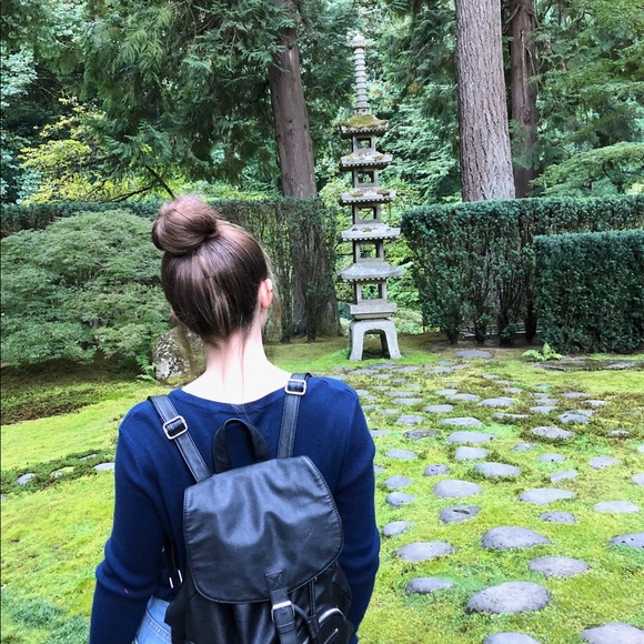 Profile Picture of Alexa Hayes (@alexahayes99) on Poshmark