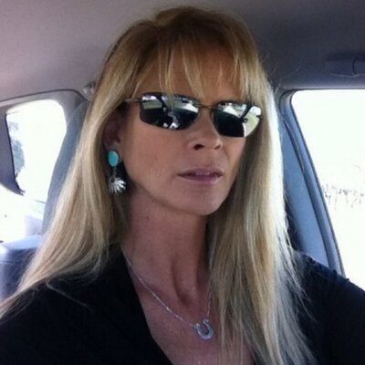 Profile Picture of Mary Wasson (@isaidwhoa) on Twitter