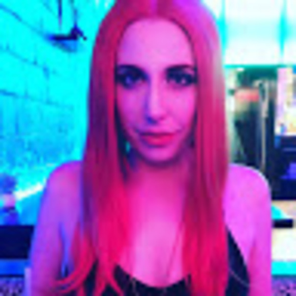 Profile Picture of Jen Rowland (@jenirowland1987) on Poshmark