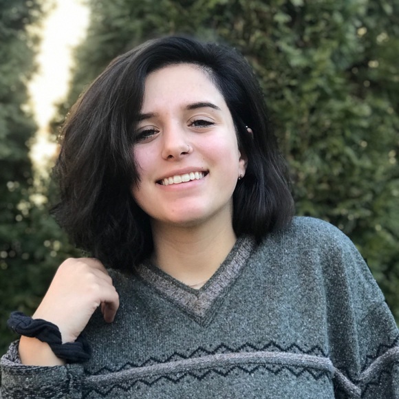 Profile Picture of Michaelah Vasconcellos (@michaelahv) on Poshmark