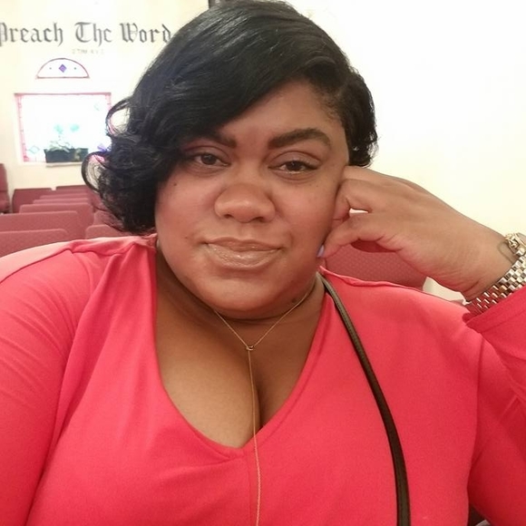 Profile Picture of Marilyn Askew (@marilyn39) on Poshmark