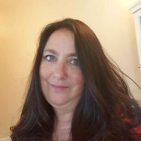 Profile Picture of Staci Minneci (@btrflyprmise) on Poshmark