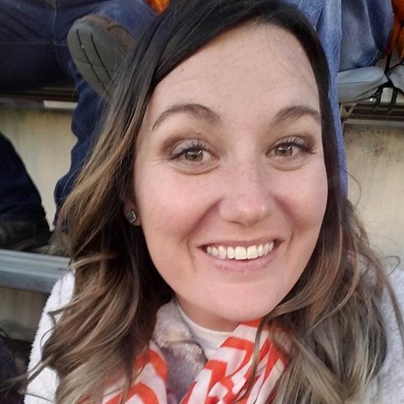 Profile Picture of Amber Mcnabb (@rodeobeauty) on Poshmark