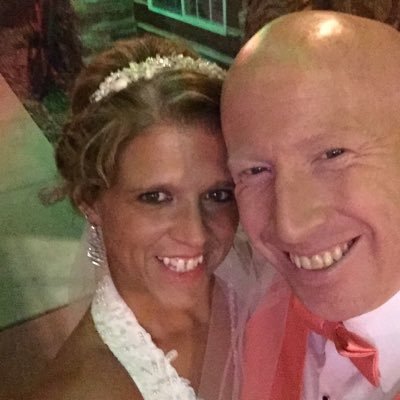 Profile Picture of Amanda G Pawling (@thecrazymamakat) on Twitter