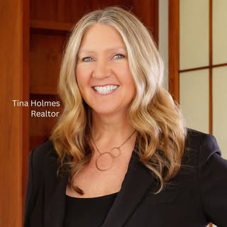 Profile Picture of Tina Holmes (@tinaholmes) on Instagram