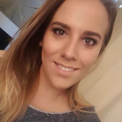 Profile Picture of Danielle (@DanielleEB) on Twitter