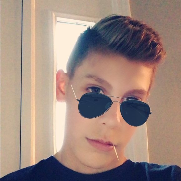 Profile Picture of Jayden Bruzgul (@jdbruzgul353) on Poshmark
