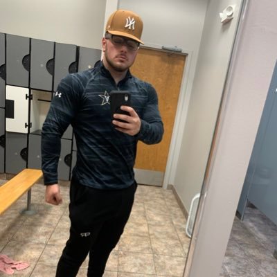 Profile Picture of Jacob Avery (@jakeavery25) on Twitter