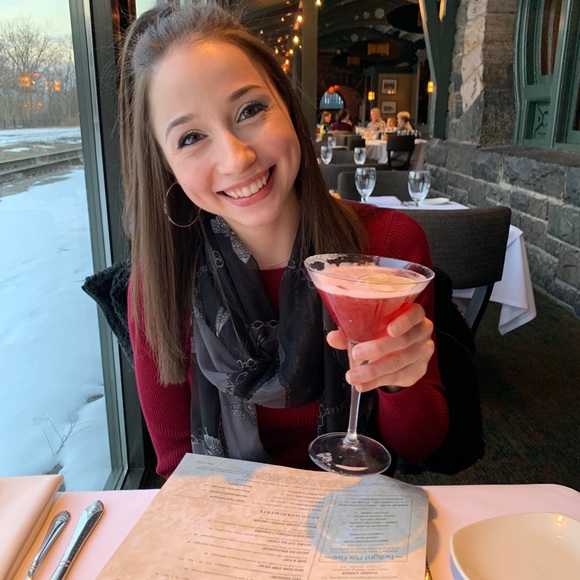 Profile Picture of Katelyn Wilensky (@katelynwilensky) on Poshmark