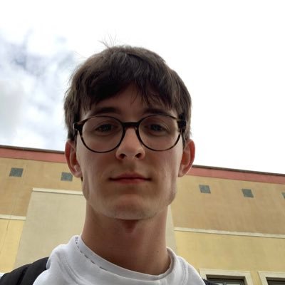 Profile Picture of  🦖 Colin  🦕 (@colinsmyth_) on Twitter
