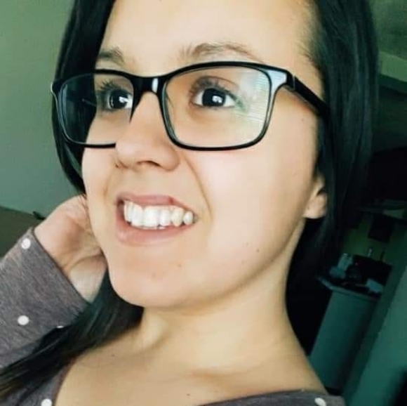 Profile Picture of Shawna Lopez (@shawnadl) on Poshmark