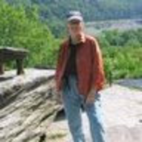 Profile Picture of Fran Sheldon (@franqed) on Poshmark
