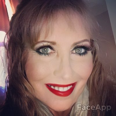 Profile Picture of Shelley Harding (@sharding448) on Twitter