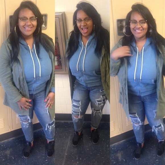 Profile Picture of Fendi Fendi (@fendi5) on Poshmark