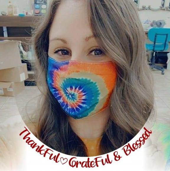 Profile Picture of Beth Mullins (@candycebeth) on Poshmark