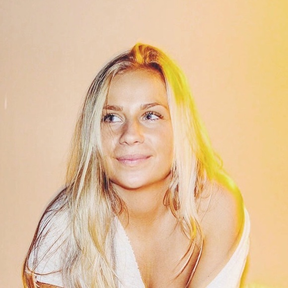Profile Picture of Meredith Schuerger (@mere_schugg) on Poshmark