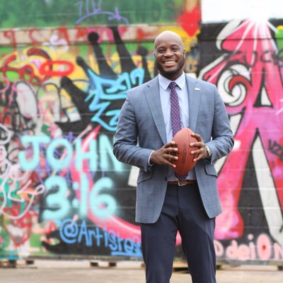 Profile Picture of Brian Phillip (@braddythelawyer) on Twitter